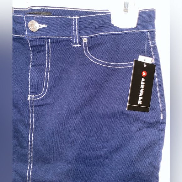 Airwalk skirt - Picture 3 of 4